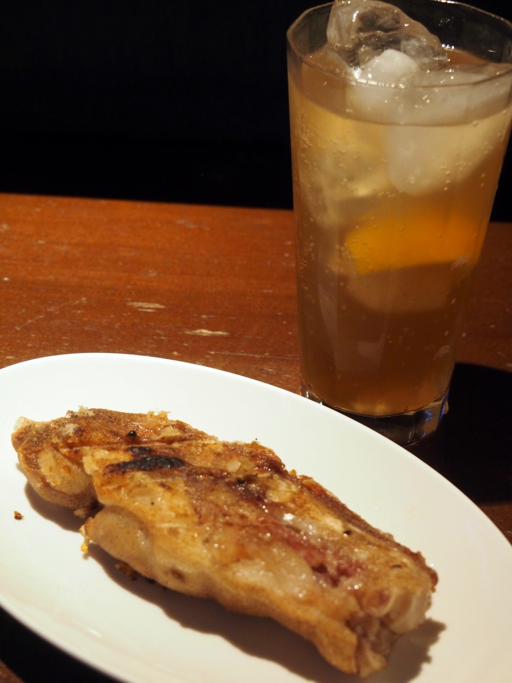 「Food&Drink 今伴」焼き豚足と自家製ジンジャーエール