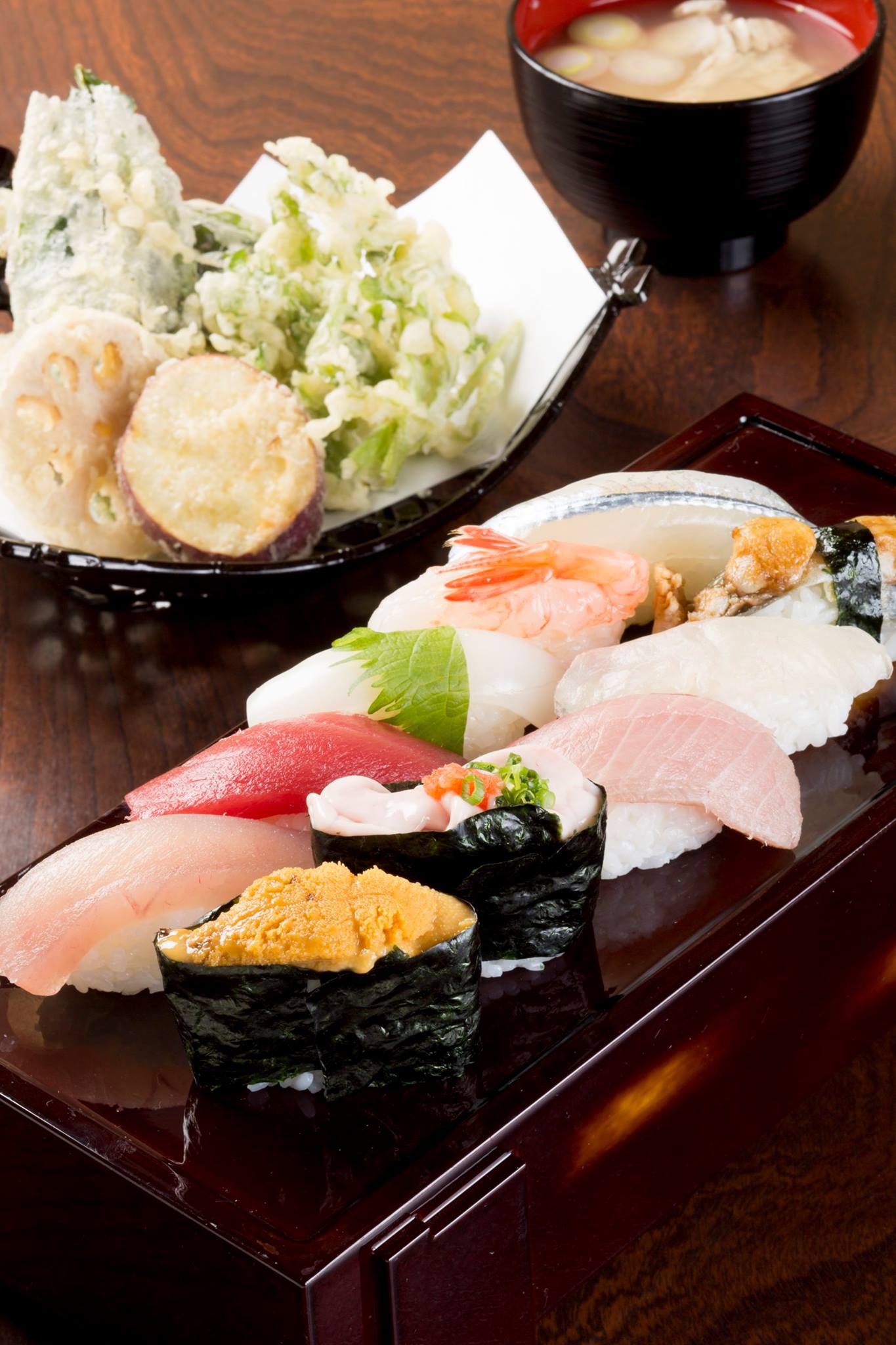 【お魚】出てきてビックリ!大ボリュームの定食が自慢「魚がし食堂 中央市場店」 | いいじ金沢