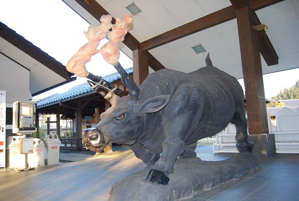 まちネタ 倶利伽羅古戦場の迫力ある火牛像 いいじ金沢