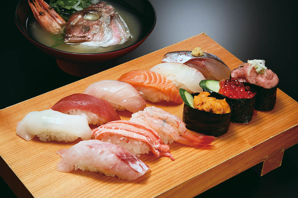 寿司 行列のできる店 海鮮料理や握りを味わうなら 廻る近江町市場寿し いいじ金沢