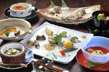 和食 野菜たっぷりのコース料理が楽しめる おもてなし池田 春はヘルシーに いしかわ食の安全 安心 おもてなし店 いいじ金沢