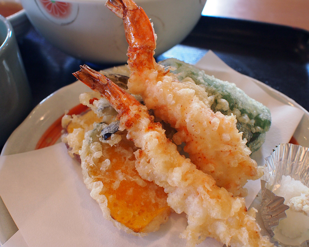 うどん そば サックサクの天ぷらがこの値段 笠舞 美味しんぼ の天ぷら定食 いいじ金沢
