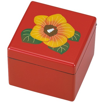 皇室 佳子様のお印の花『ゆうな』をあしらった山中塗のジュエリーボックス