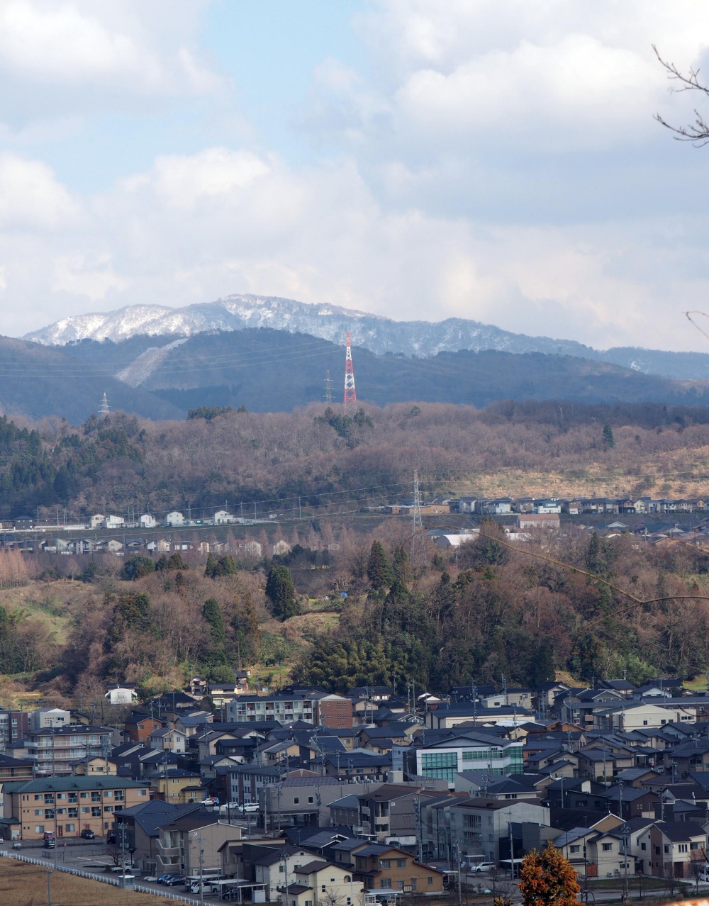 まちネタ 土清水から眺める残雪の医王山 いいじ金沢