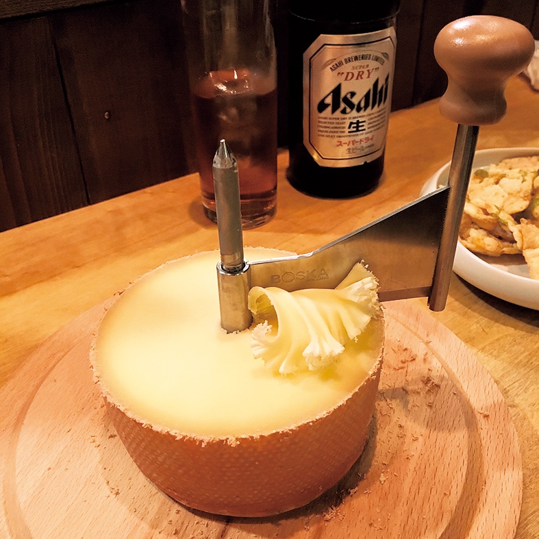「森本駅前バル kashi」スイスのチーズ