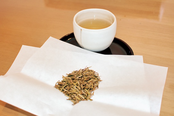 「鶴山茶陶器店」棒いり茶