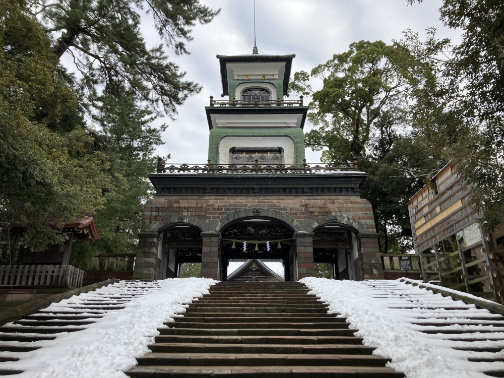 尾山神社神門