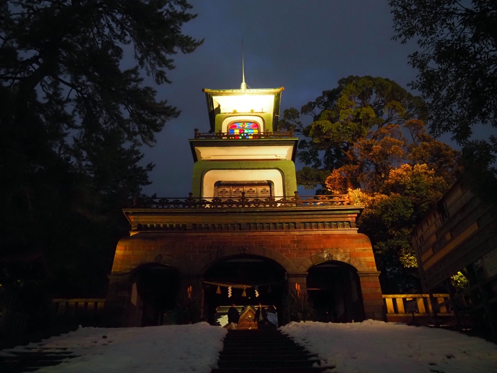 「尾山神社」神門の夜景