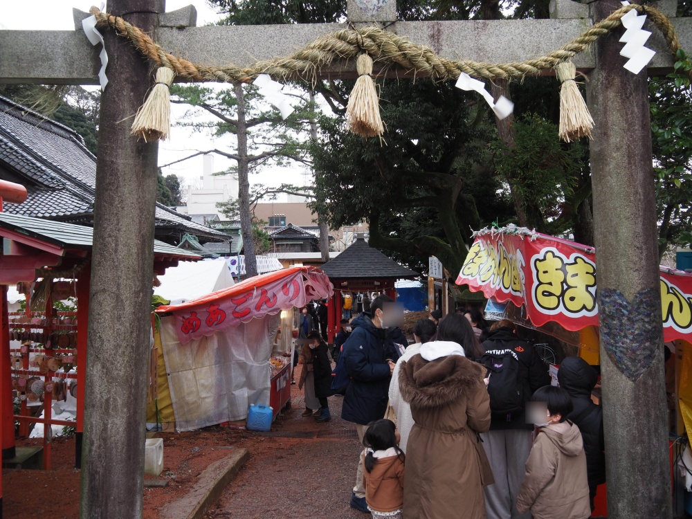 石浦神社の参拝客