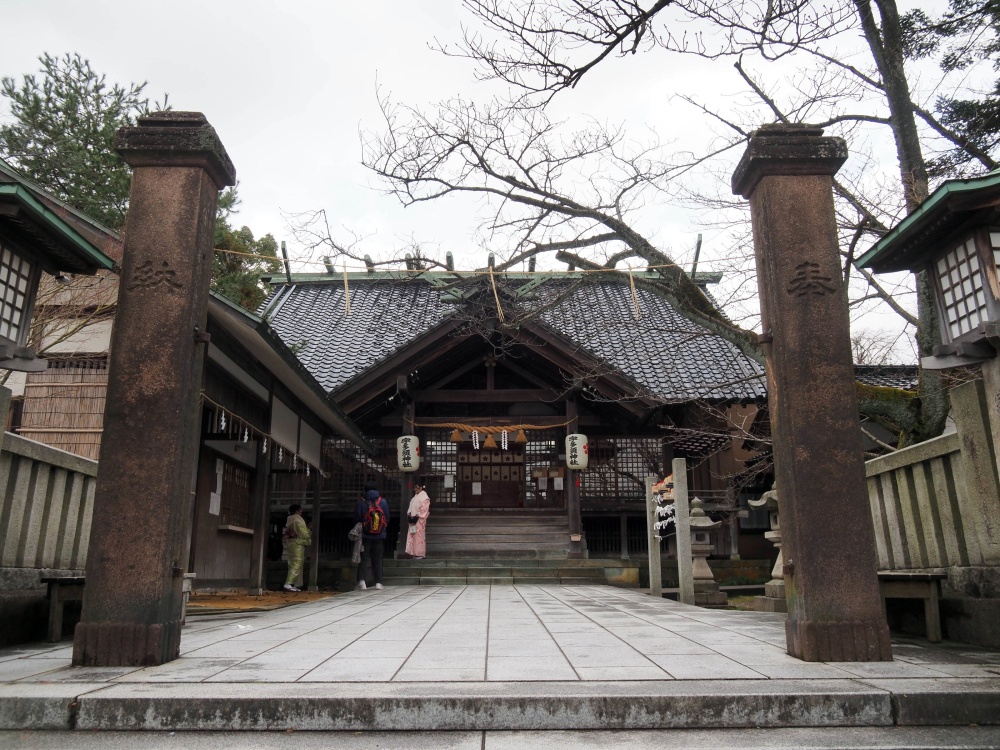 宇多須神社の拝殿
