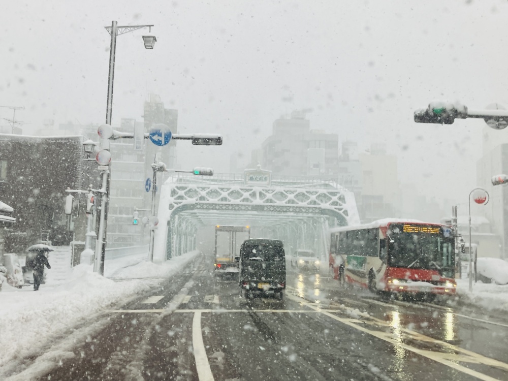 大雪の犀川大橋