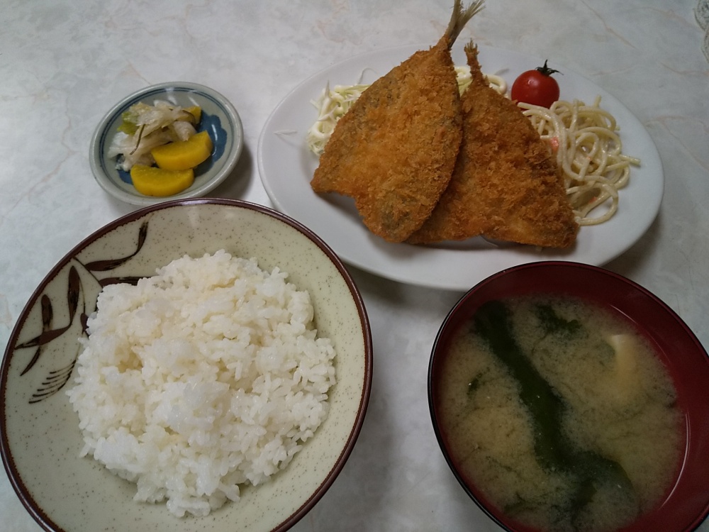 片町「三晃」のアジフライ定食