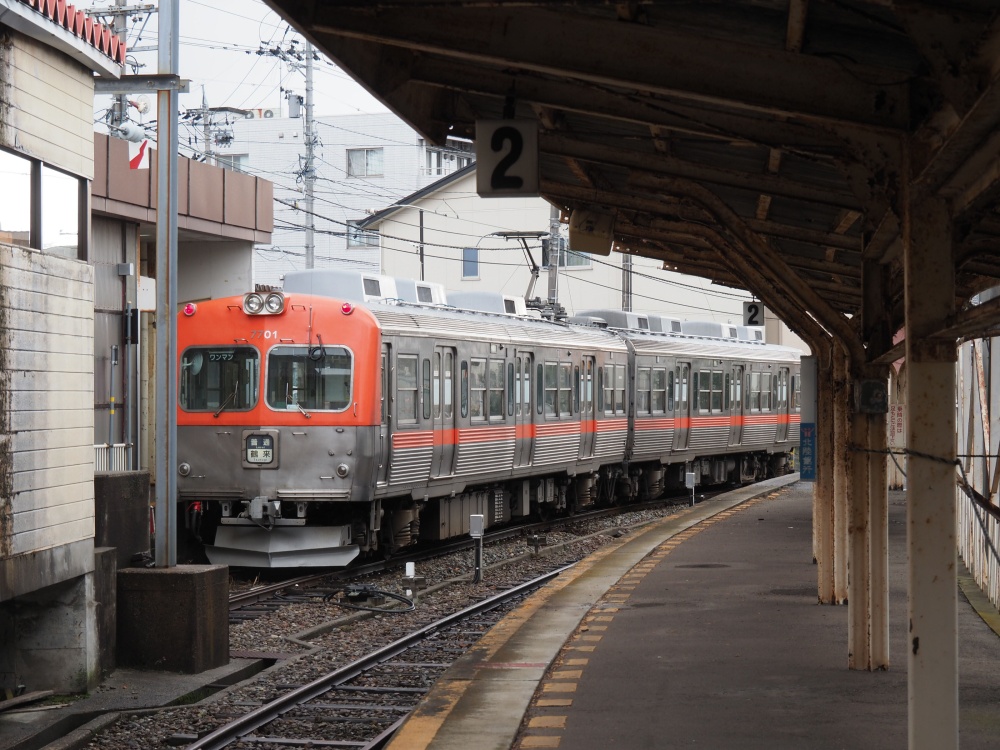 北陸鉄道石川線「野町駅」の車両