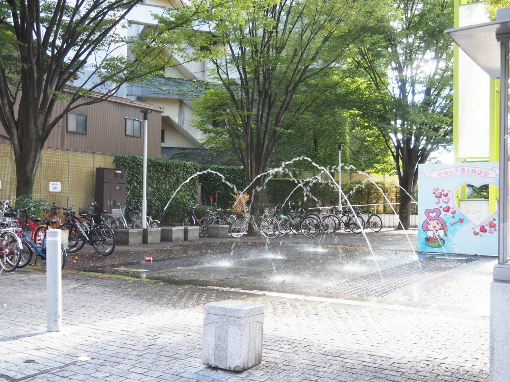 「香林坊にぎわい広場」の噴水